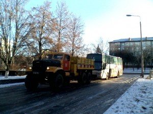 На Полтавщині рятувальники відбуксирували пасажирський автобус, який поламався під час руху (відео)