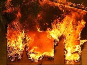 Пожежа на Полтавщині: в Кременчуцькому районі у вогні загинула 100-річна бабуся