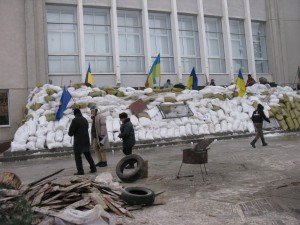 У Полтавській обласній раді мітингувальникам відключили світло і воду