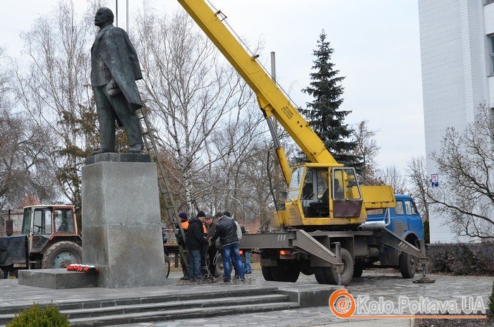 У Зінькові демонтували пам'ятник Леніну