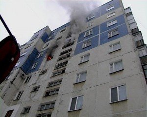 Пожежа на Полтавщині: з миргородської 9-поверхівки евакуювали 10 людей, є постраждала