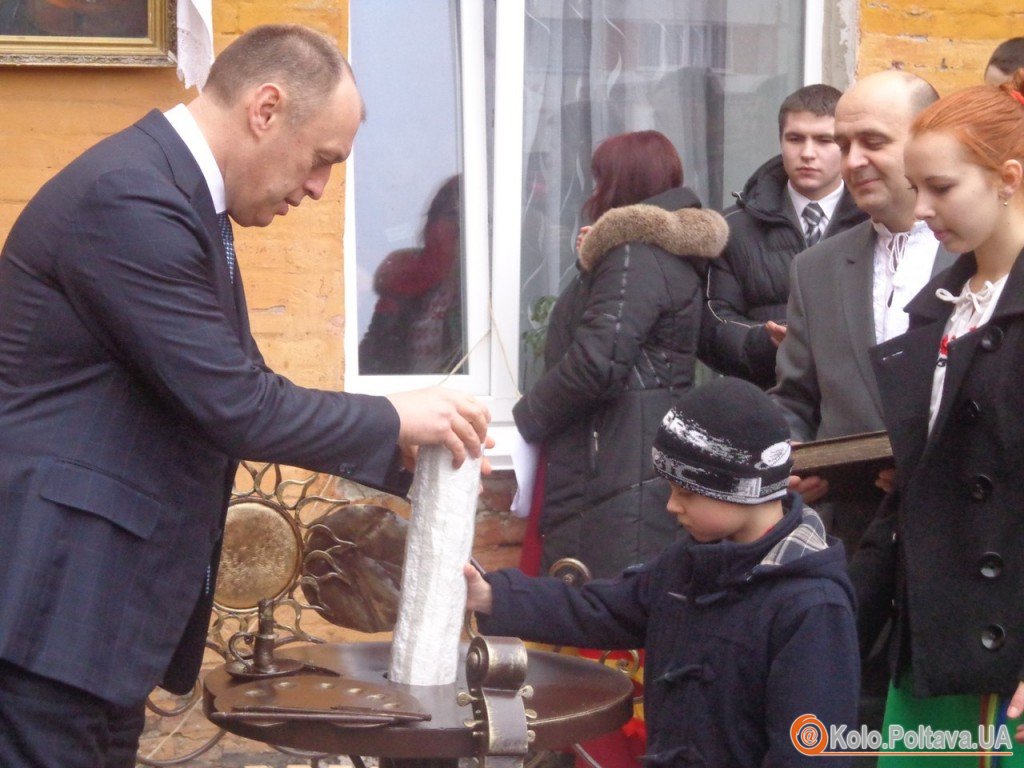 Міський голова Полатви брав участь у закладанні капсули (її помістили у стіл)