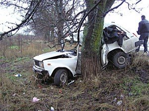 У Карлівському районі сп’янілий хлопець викрав авто, на якому потрапив у ДТП