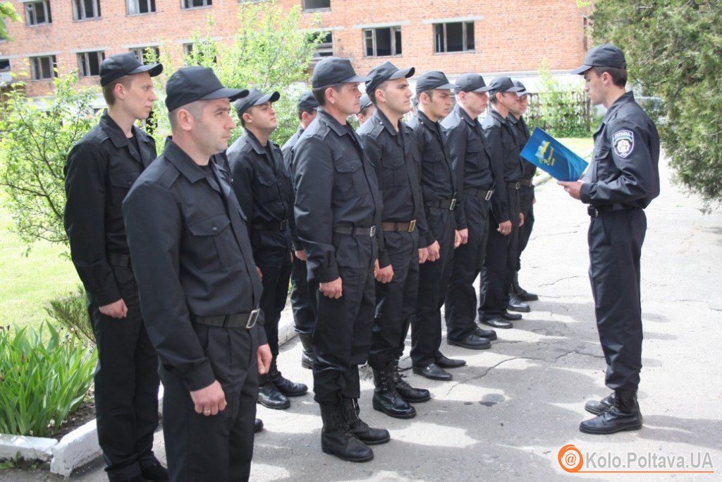 Перші добровольці полтавських міліцейських підрозділів дали присягу (фото)