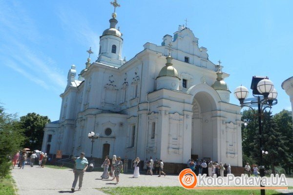 Православні християни відзначають День святої трійці