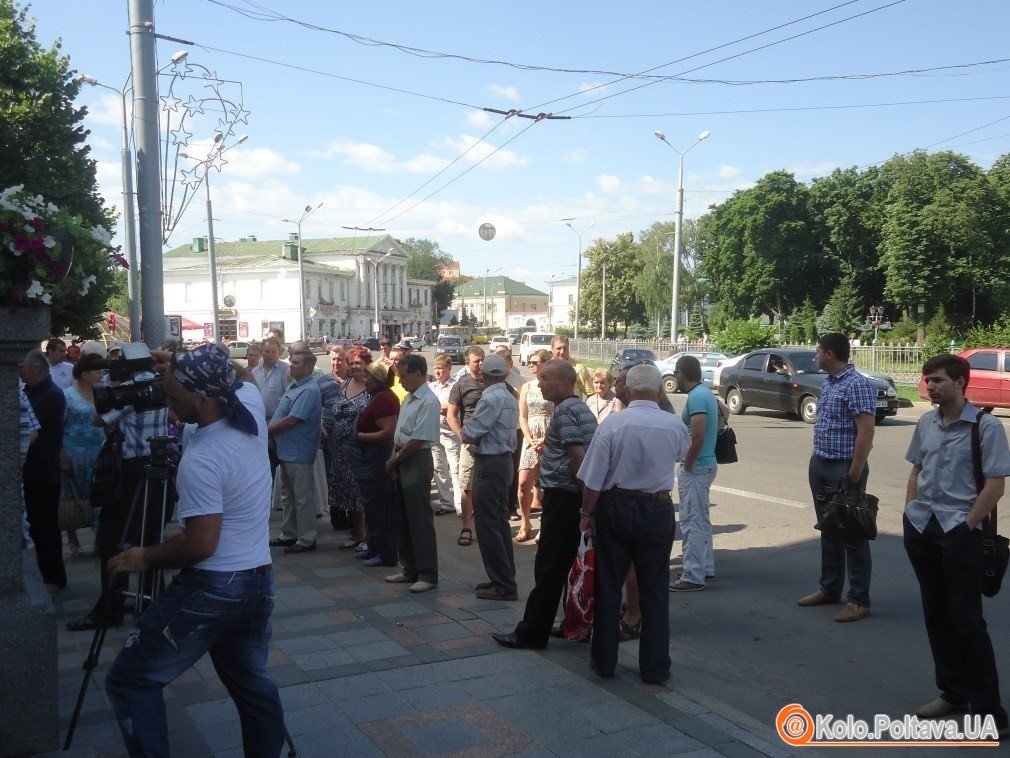 Полтавці мітингують: звинувачують мера в бездіяльності