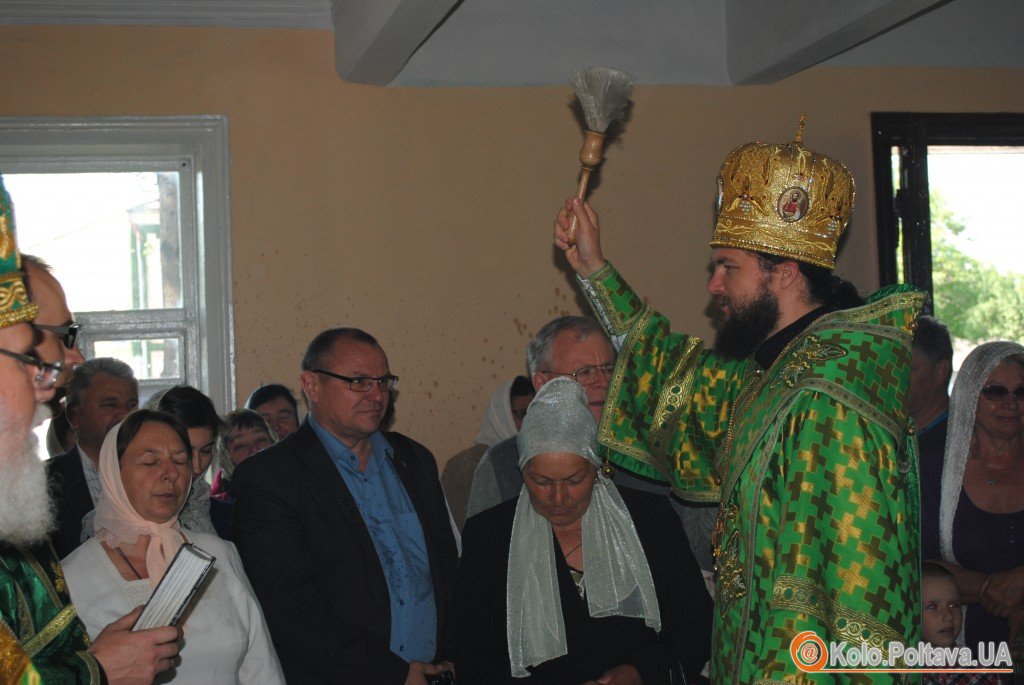На Полтавщині на свято Трійці відкрили українську церкву