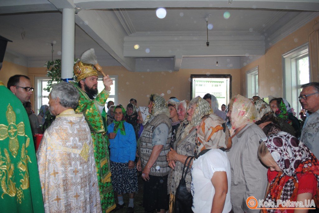 На Полтавщині на свято Трійці відкрили українську церкву