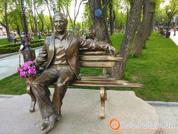 Президента України попросили «залишити у спокої скульптуру Бабаєва»