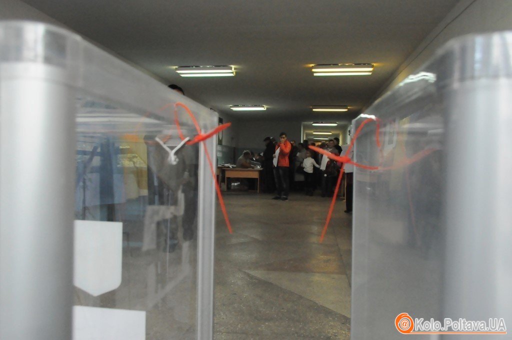 У Полтаві під час голосування фіксували багато порушень (відеофакти)