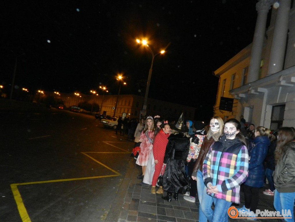 Хелловін у Полтаві зомбі проїхались громадським транспортом (ФОТО)
