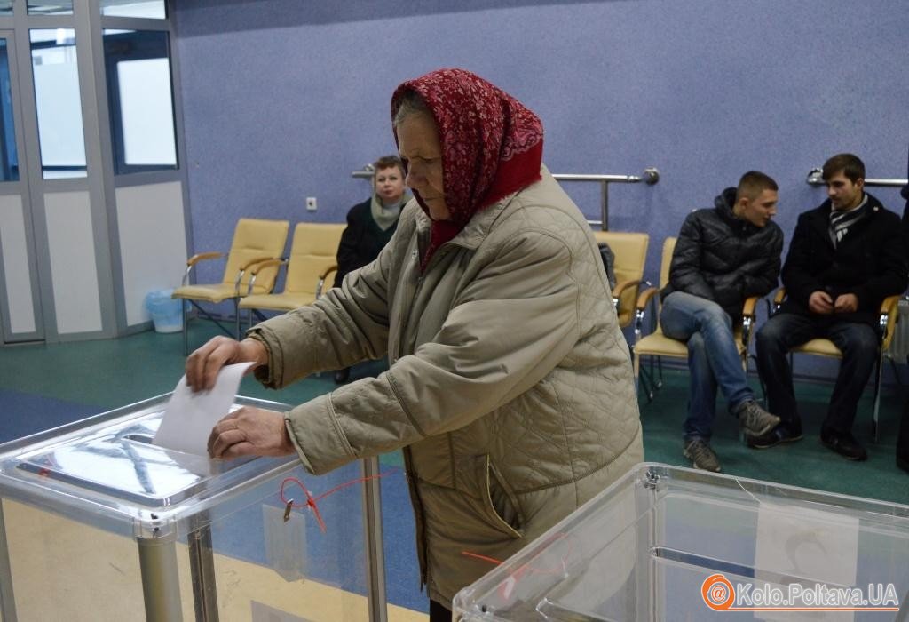 Голови ДВК Полтави явка виборців під час потворного голосування низька