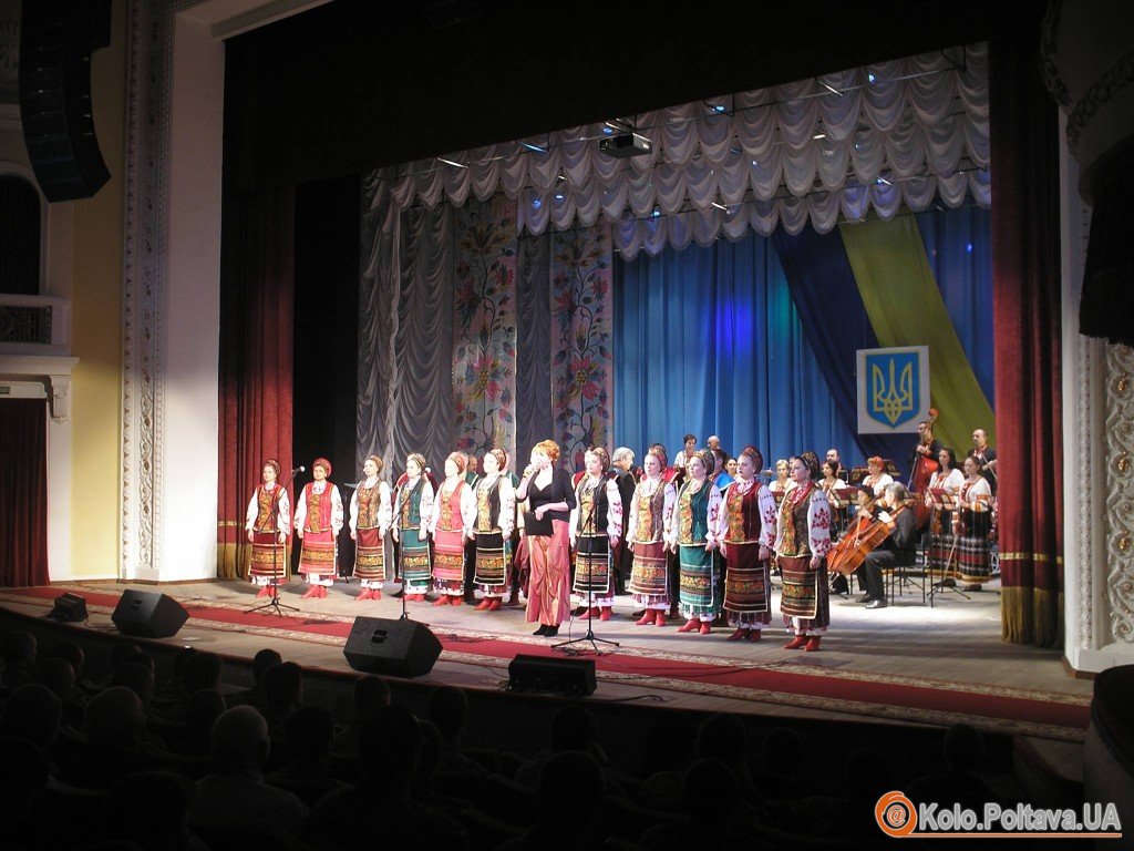 У театрі Гоголя напередодні Дня Збройних сил України нагородили представників військових та волонтерів