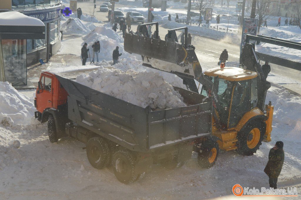 Міська влада опублікувала список вулиць Полтави, які першочергово очистять від снігу