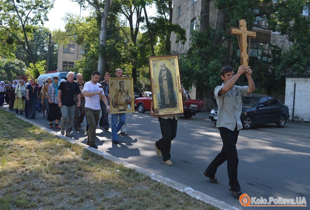  Ходоки з Донбасу приєдналися до ходи Московського патріархату в Полтаві (ФОТО)
