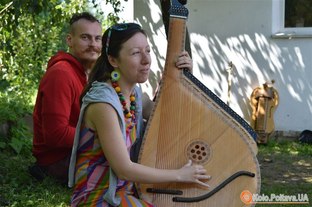 Світ кобзарської імпровізації у Крячківці відбувся другий фестиваль Древо роду кобзарського 