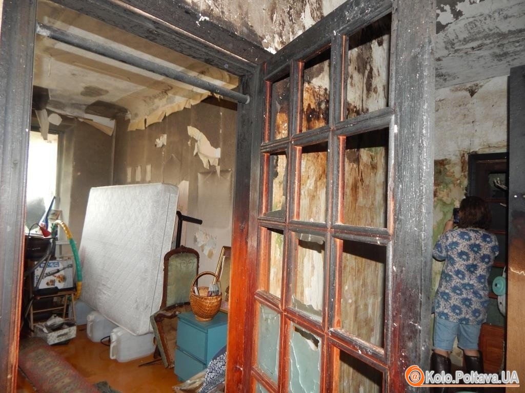 Втратили дах через блискавку: про «зміни» у житті мешканців будинку на Першотравневому 13-а.