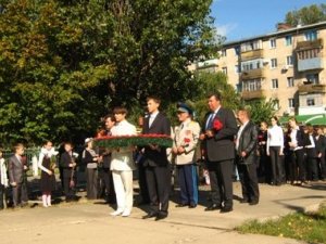 Фото: У Полтаві вшанували пам'ять воїнів-авіаторів (Фото)