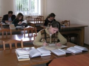 Щодня обласну дитячу бібліотеку відвідують 20 дорослих полтавців