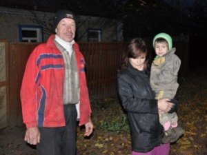 Фото: У Полтаві у неблагополучної родини вилучили двох дітей, третього поки що не знайшли