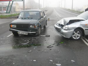 Фото: У Полтаві ДТП по вулиці Маршала Бюрюзова