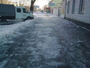 Фото: Полтава перетворилася на каток