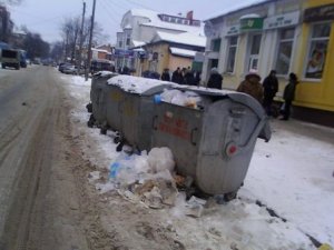 Фото: Баки для сміття полтавцям більше не потрібні