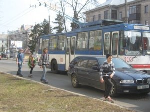 Фото: На полтавських дорогах почали їздити школярі-екстремали