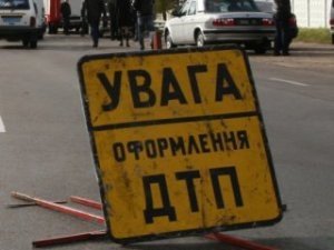 Фото: У результаті ДТП на одному з перехресть вулиць Полтави постраждав 56-річний пасажир авто