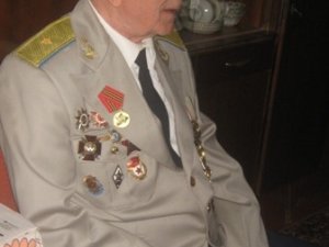 Фото: Ветеран війни, полтавець, генерал-лейтенант Клімаченков розповів про День Перемоги 1945 року