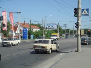 Фото: Приватний світлофор із небезпечного полтавського перехрестя таки запрацював