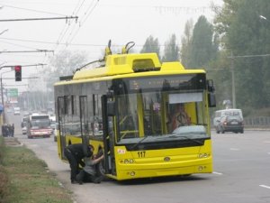 Фото: Приїхали: зупинився новий тролейбус, який тільки вчора презентували у Полтаві