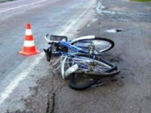 Фото: ДТП у Полтаві: водій «Деу-Ланос» збив дідуся-велосипедиста