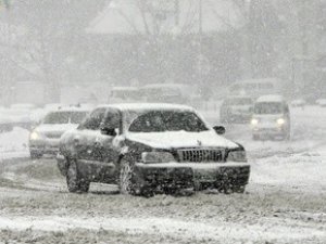 Фото: ДАІ Полтави попереджає про небезпеку на дорогах через погодні умови