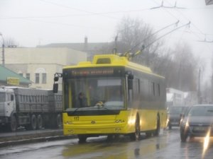 Фото: У Полтаві зранку знову поламався новий тролейбус