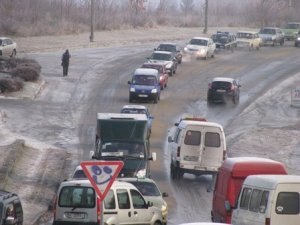 Фото: У Полтаві на Огнівці утворилась тягнучка через ДТП: подробиці