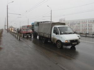 Фото: У Полтаві через мряку та туман сталася ДТП