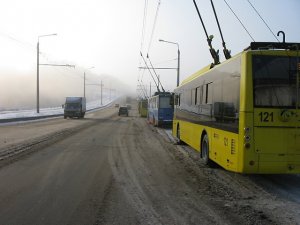 Фото: Через ДТП у Полтаві зупинилися 9 тролейбусів