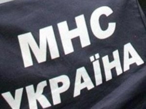 Фото: Полтавські рятувальники визволяли пенсіонерку з власної квартири