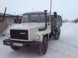 ДТП у Полтаві: дівчина потрапила під колеса вантажівки