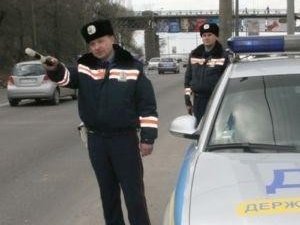 Фото: У Полтаві затримали водія автомобіля, який їздив без номерів