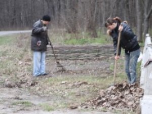 Полтавська влада завтра візьметься за граблі та мітли