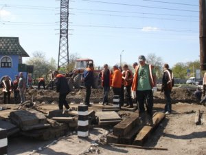 У Полтаві ремонтують залізничний переїзд