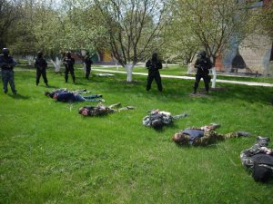 Фото: Теракти в Дніпропетровську: полтавська міліція посилювати увагу не буде