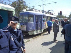 Фото: Теракти у Дніпропетровську: полтавська міліція перейшла на посилений режим роботи