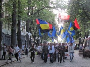 Фото: У Полтаві відбувся марш-парад у вишиванках: фоторепортаж