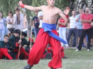 Фото: Під Полтавою знову билися шведи, росіяни та українці (фоторепортаж)