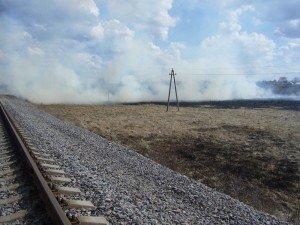 Фото: Під Полтавою на залізниці гасили пожежу