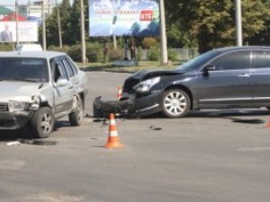 ДТП у Полтаві: зіткнулося 3 автомобілі