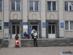 У Полтаві ледь не затопило 5 тисяч виборчих бюлетенів (фото)